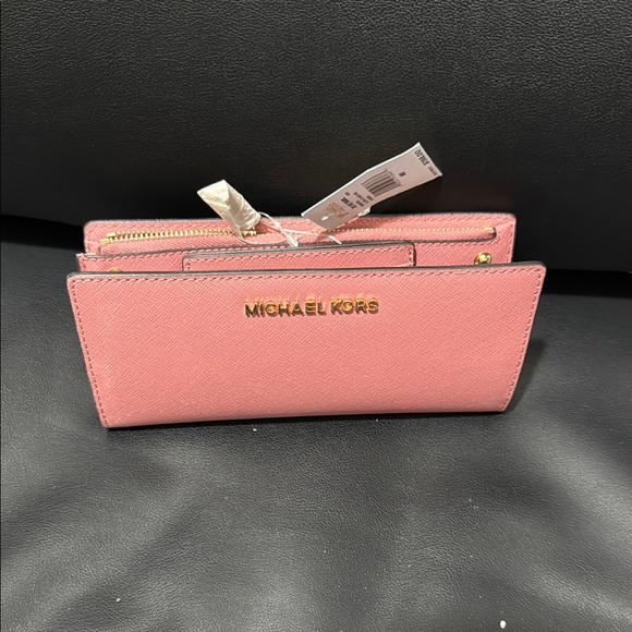 Michael Kors Pink Leather Wallet Sleek Design